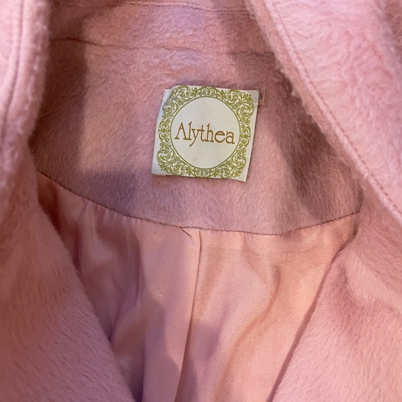 Beautiful blush pink fur coat. - Picture 3 of 4